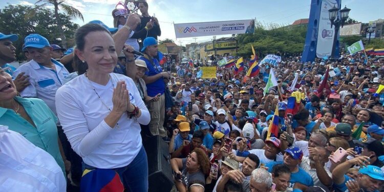 María Corina Machado denuncia que el CNE impide acreditación de testigos