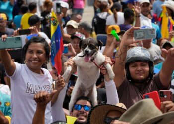 Viaje de expresidentes para observar elecciones venezolanas desata fricciones entre Caracas y Panamá