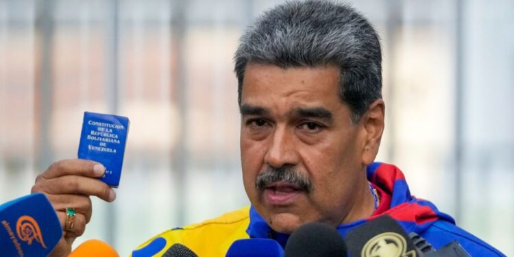 Dictadura proclama ganador a Maduro y se excusa con agresión al sistema electoral