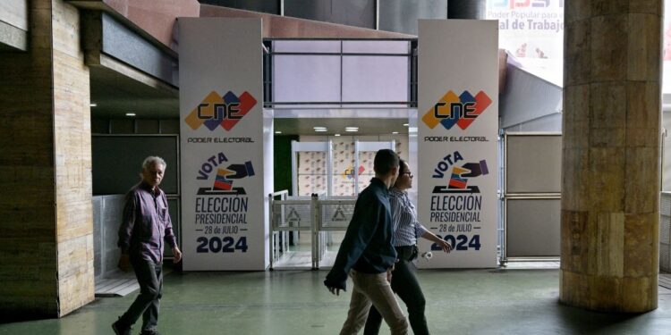 CNE paraliza transmisión de datos en algunos centros electorales