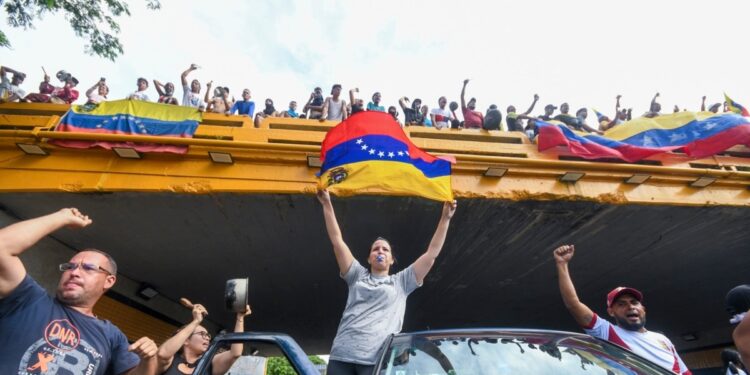 EEUU y varios países exigen transparencia en los resultados de las elecciones en Venezuela