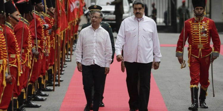 Gustavo Petro asegura tener graves dudas sobre proceso electoral venezolano