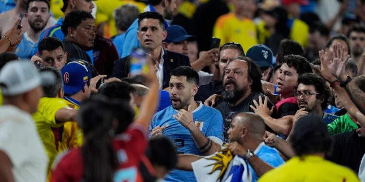 Conmebol abre expediente disciplinario por pelea tras partido Colombia-Uruguay