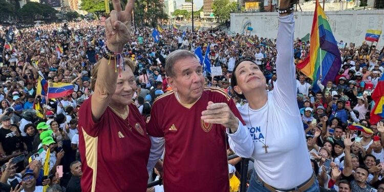 Oposición toma Caracas, a pesar de fuerte presencia policial