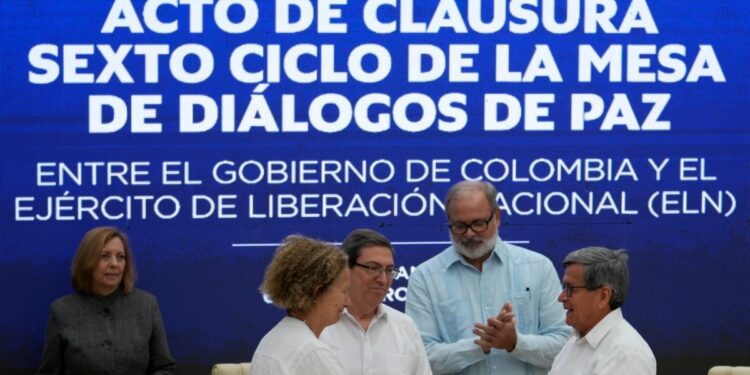 Cese al fuego bilateral con ELN está a punto de expirar, advierten negociadores de paz