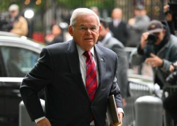 Senador Bob Menéndez declarado culpable en juicio de soborno