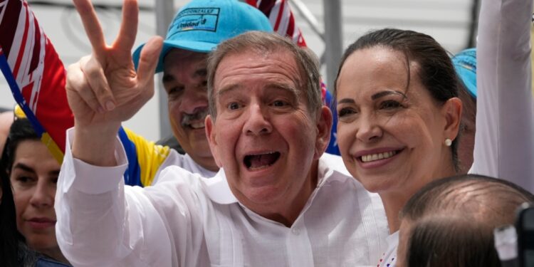 González Urrutia se lleva vianda a giras para evitar más cierre de locales.