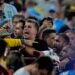Jugadores uruguayos se enfrentan con aficionados colombianos tras derrota en Copa América