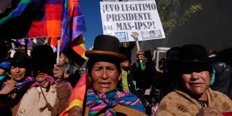 Choque entre seguidores de Morales y Arce mientras partidos debaten suspender primarias en Bolivia