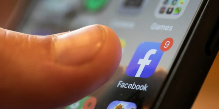 Rusia se sirve de estadounidenses para difundir desinformación electoral, dicen funcionarios de EEUU