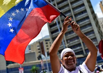 Con expectativas de cambio y promesas de paz cierra la campaña electoral en Venezuela