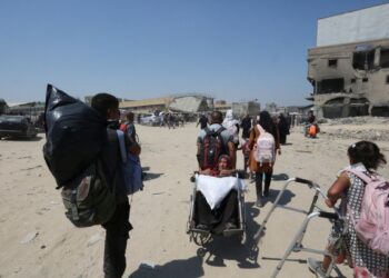 Israel ordena evacuar parte de la zona humanitaria de Gaza