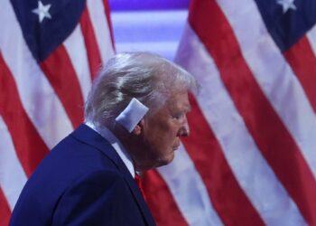 Campaña de Tump divulga datos sobre su herida y el tratamiento