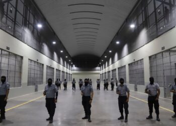 ONG documenta que 261 personas han muerto en prisión durante el régimen de excepción en El Salvador