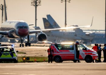 Protesta climática en el aeropuerto de Fráncfort provoca bloqueo temporal en vuelos