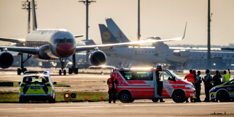 Protesta climática en el aeropuerto de Fráncfort provoca bloqueo temporal en vuelos