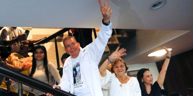 Candidato presidencial Edmundo González informa que está resfriado y desmiente supuesta enfermedad terminal 