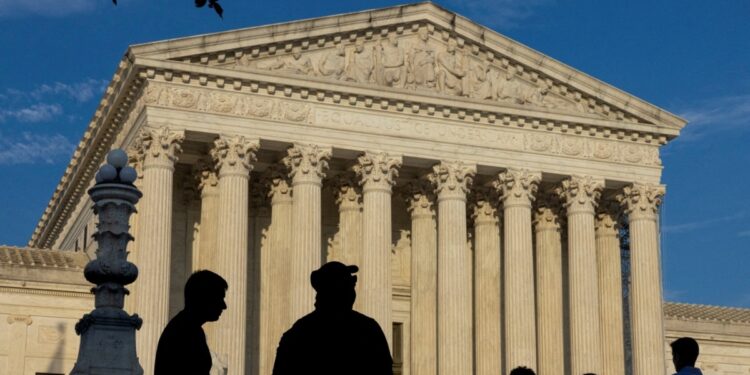 La Corte Suprema de EEUU limita los procesos contra asaltantes del Capitolio.