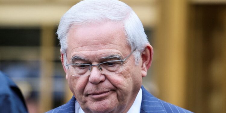 senador demócrata Menéndez renunciará el 20 de agosto, según medios locales