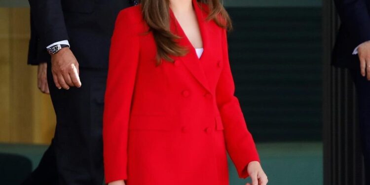 Leonor escogió un traje de Carolina Herrera para su primer viaje oficial al extranjero