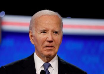 Demócratas expresan públicamente su preocupación por la campaña de Biden