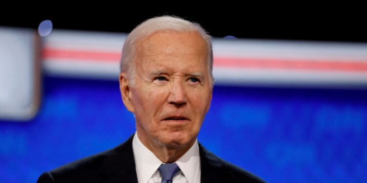 Demócratas expresan públicamente su preocupación por la campaña de Biden