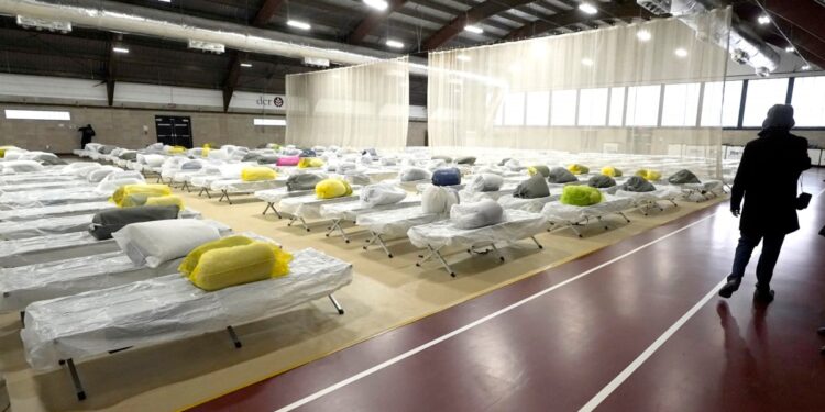 Massachusetts endurece restricciones para que familias sin hogar puedan accedar a albergues