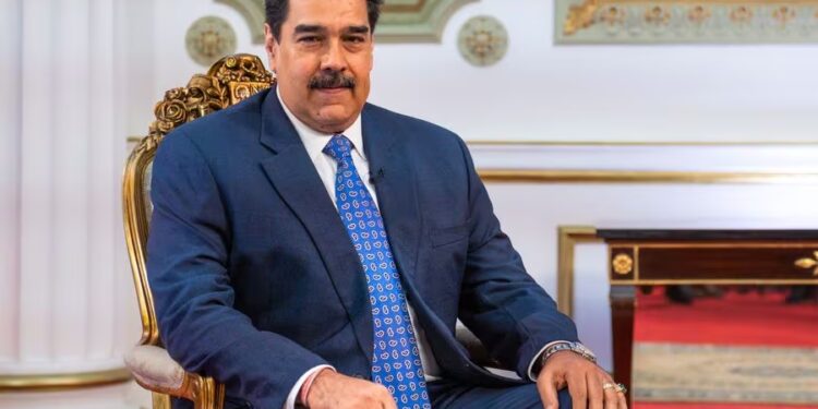 Nicolás Maduro firmó un decreto para eliminar el IGTF en bolívares