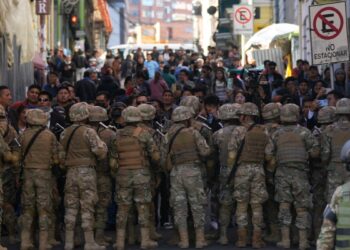 A una semana de presunto intento de golpe, reinan confusión y teorías conspirativas en Bolivia