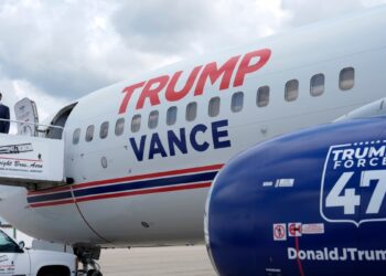 Tras retirada de Biden de contienda presidencial, Trump y otros republicanos exigen que renuncie