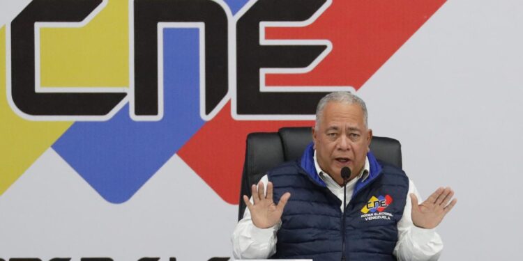 Elvis Amoroso critica a González Urrutia en plenas elecciones presidenciales