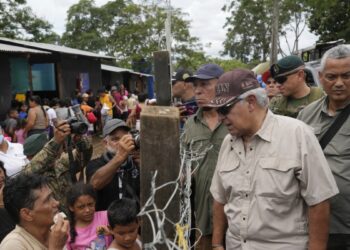 José Raúl Mulino asume la presidencia de Panamá decidido a detener migración irregular por el Darién