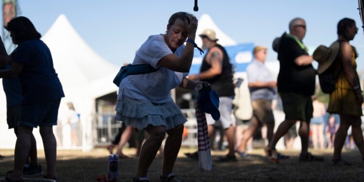 Calor sofocante bate récords y afecta a millones de personas en EEUU