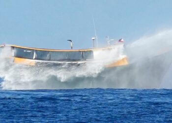 Filipinas y China acuerdan abrir una línea telefónica directa para evitar altercados en el mar