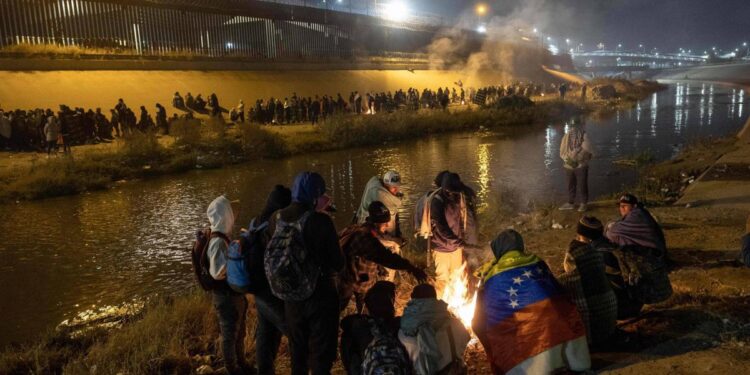 Régimen reactiva su plan de vuelta a la patria con 261 migrantes procedentes de México