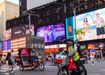 Migrantes que trabajan de repartidores en NY enfrentan la amenaza de los ladrones