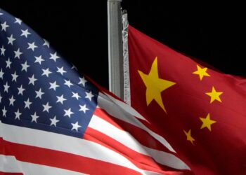 En medio de tensiones entre EEUU y China, algunos estados purgan a empresas chinas de sus inversiones