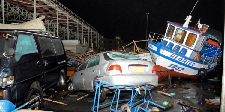 Terremoto de 7,4 remece Chile; autoridades confirman un fallecido