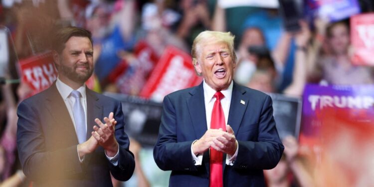 Trump reanuda su campaña en Michigan una semana después de intento de asesinato