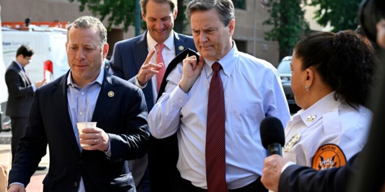 Legisladores demócratas parecen divididos en opinión sobre campaña de Biden