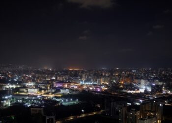 Israel lanza ataque contra bastión de Hezbollah en Beirut en respuesta a bombardeo en el Golán