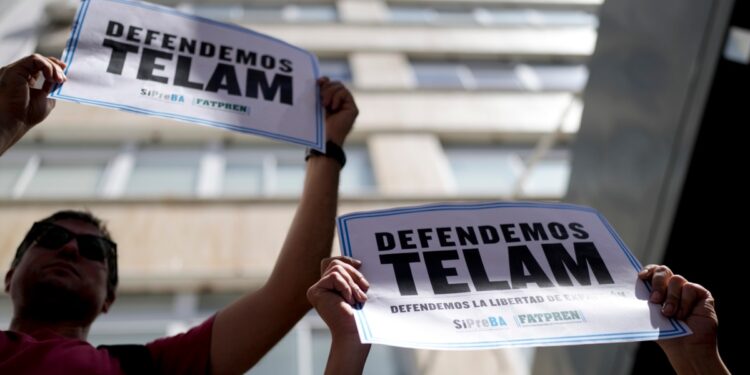 Gobierno argentino transforma antigua agencia estatal de noticias en una publicitaria