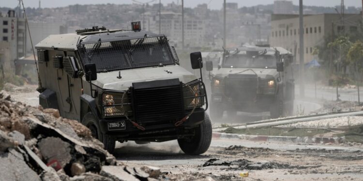 Mueren 7 palestinos en operación militar israelí en Cisjordania; Israel y Hamás negociaron en Doha