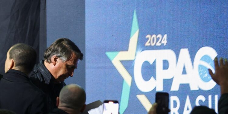 Expresidente Bolsonaro encabeza cita de conservadores en Brasil, con Milei de invitado