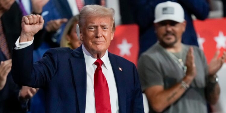 Donald Trump acepta nominación republicana con esperado discurso