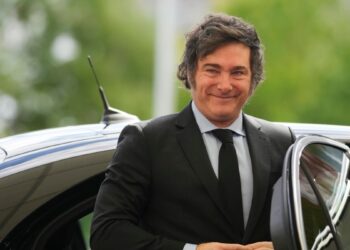 Entra en vigencia la Ley Bases en Argentina que otorga facultades legislativas al presidente