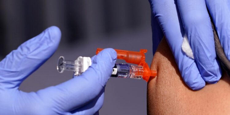 EEUU pagará 176 millones de dólares a Moderna por vacuna de ARN mensajero contra gripe pandémica