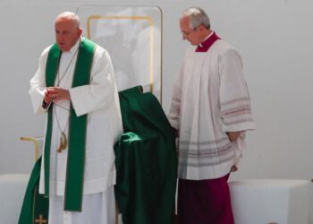 El papa denuncia a los populistas y advierte de la mala salud de la democracia