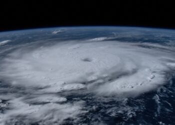 Jamaica está bajo alerta ante la inminente llegada del huracán Beryl