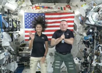 Astronautas confían en que cápsula de Boeing los traerá a Tierra, pese a problemas recientes